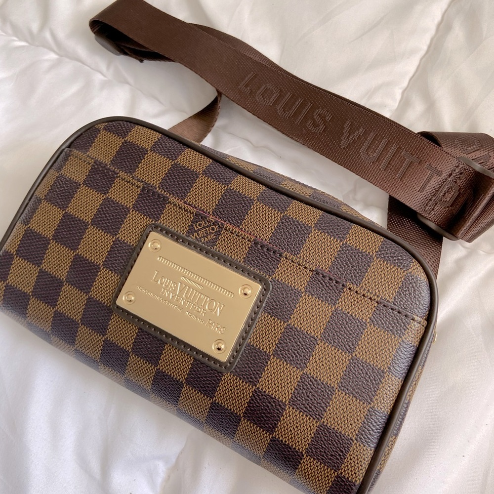 LV FANNY PACK
